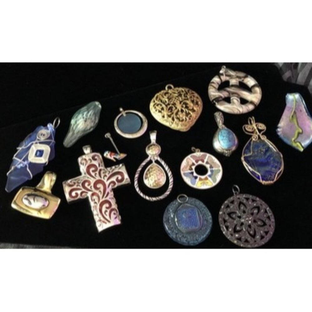 15 Pendant Lot Jewelry Glass Mixed Metal Cross Peace Sign Crystal Butterfly Shoe